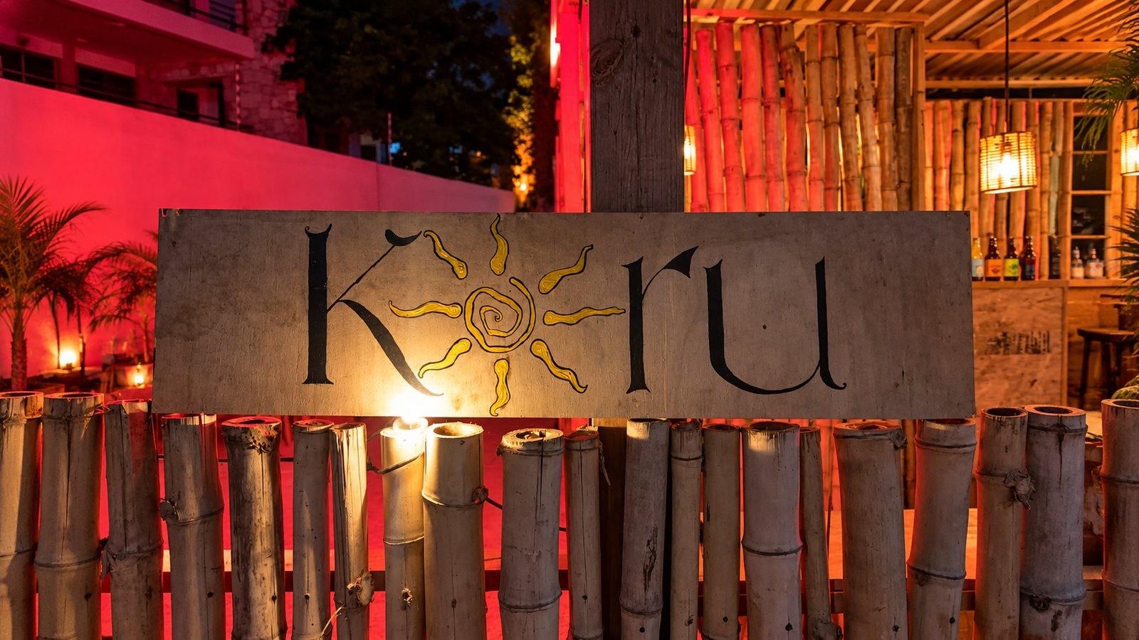 Letrero original de KORU pintado a mano